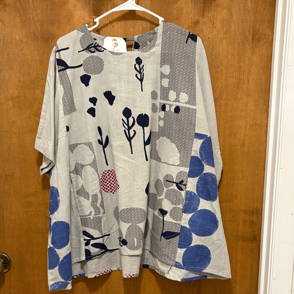 533. MONA LISA Beige Tunic with Navy, Blue and Red Accents